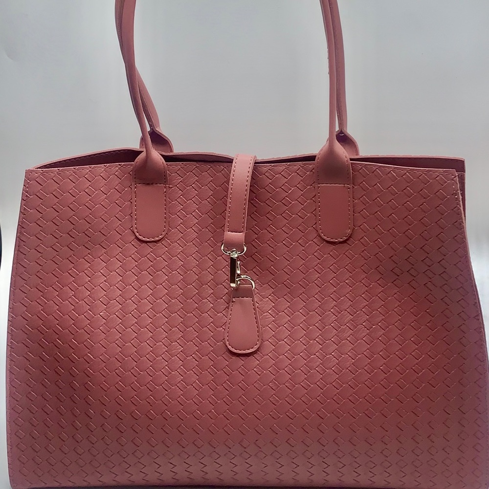 Faux leather MAUVE woven purse tote.
